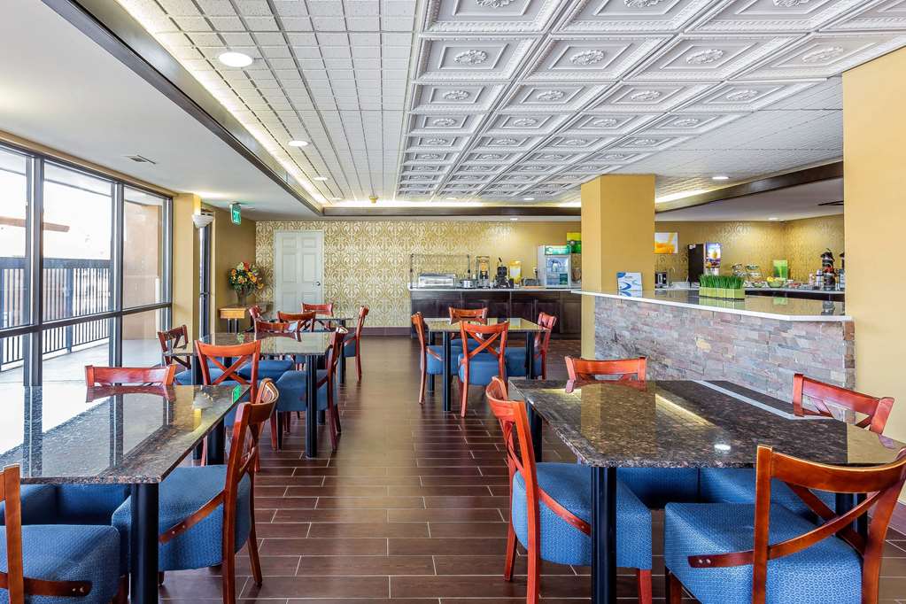 Quality Inn & Suites near Robins Air Force Base - photo 61