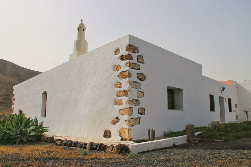 Casa Rural los Ajaches — 4-Star Luxury Hotel in Yaiza, Spain