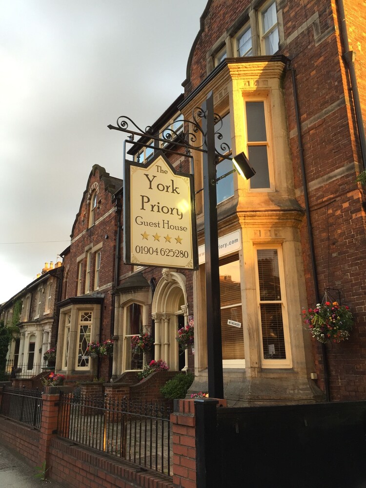 York Priory — 4-Star Luxury Hotel in York, United Kingdom