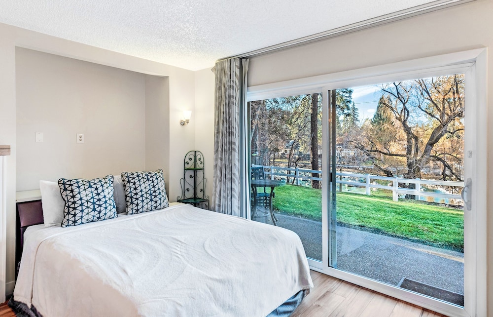 Bend Riverside Inn & Suites - photo 187