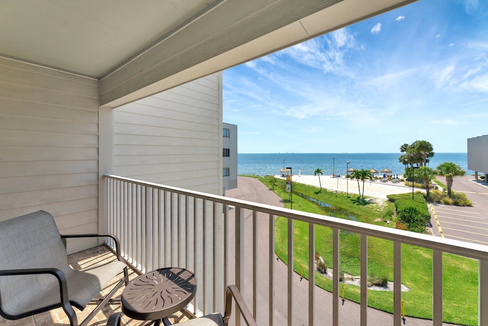 Seaside Luxury Oasis with balcony - photo 46