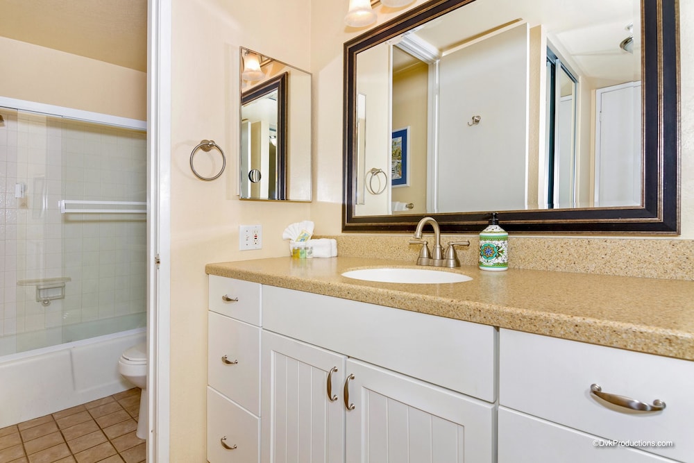 Dolce Far Niente — 4-Star Luxury Hotel in Oceanside, United States