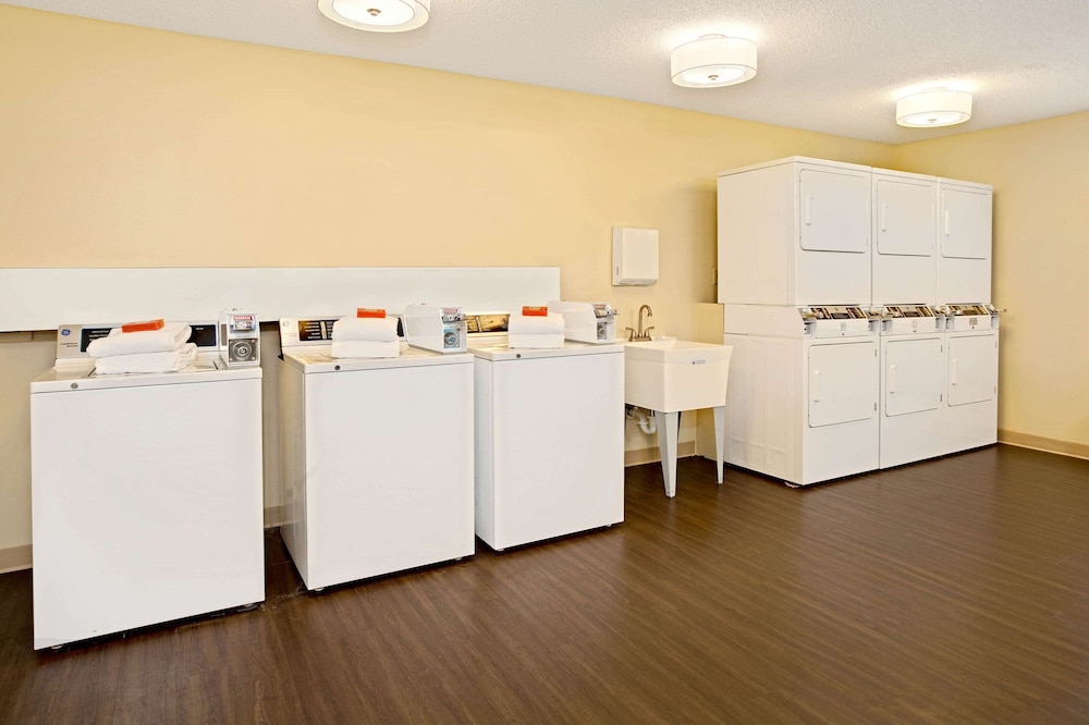MainStay Suites Cincinnati Blue Ash - photo 14
