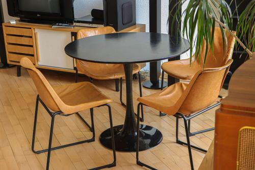 Charming 2BR Near Rooms Hotel By Wehost