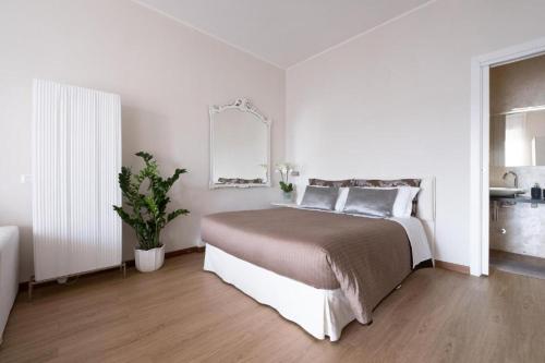 Cute And Cozy Apartment Train Station — 4-Star Luxury Hotel in Bergamo, Italy