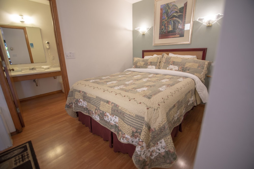 Coachlite Inn - photo 17