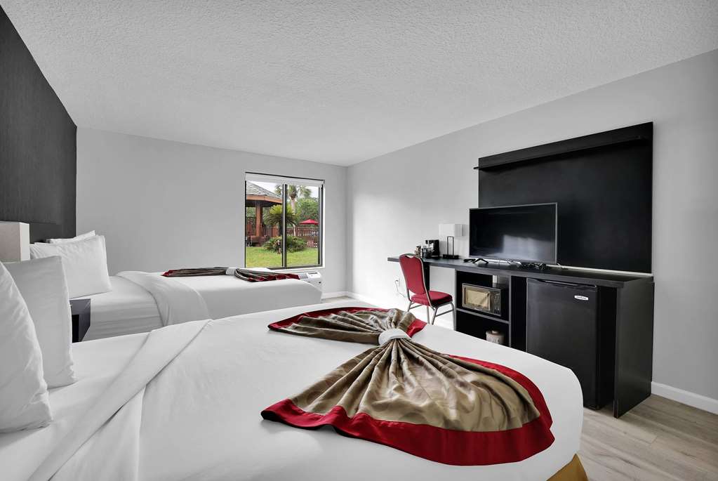 Ramada by Wyndham Jacksonville I 95 by Butler Blvd - photo 57