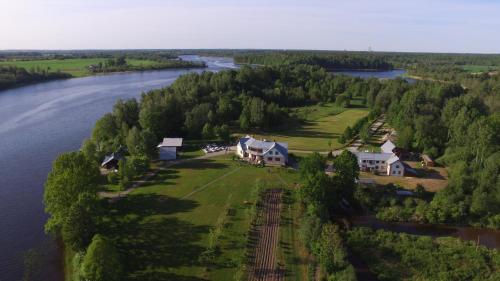 Radi - carbon neutral hotel in Broceni