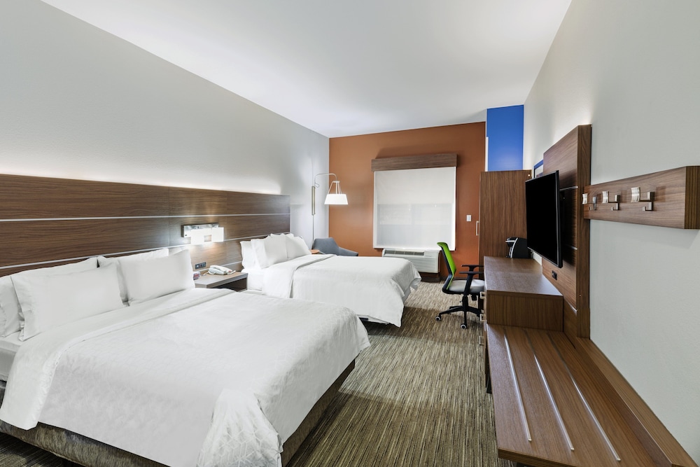 Holiday Inn Express Hotel and Suites Pryor by IHG - photo 9