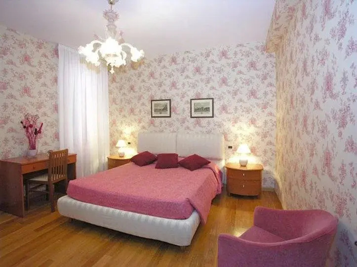 Historical Centre Apartments By Rentailinitaly — 4-Star Luxury Hotel in Venice, Italy