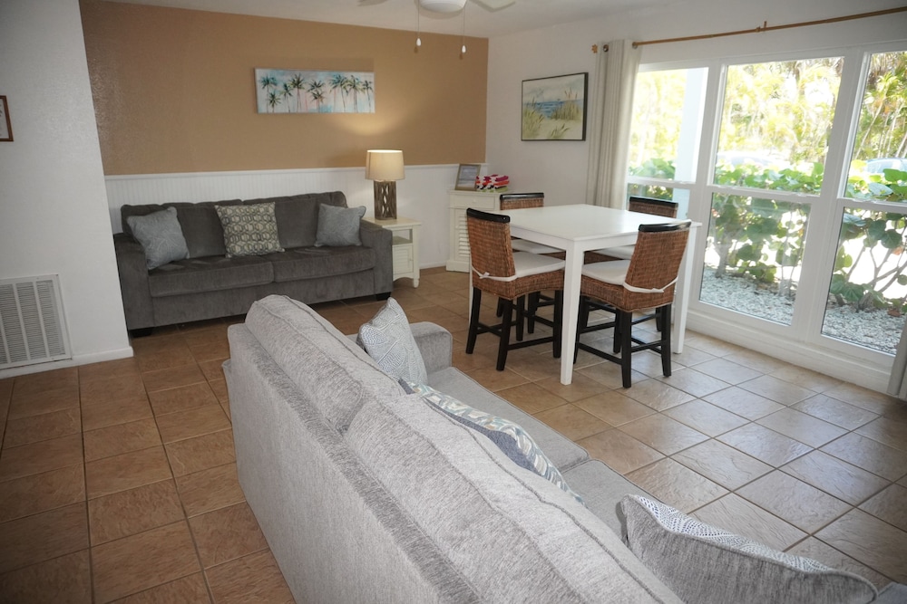 Pearl Beach Inn - photo 15