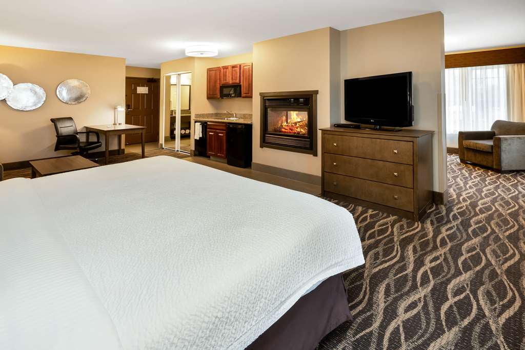 Best Western Plus Kalispell Glacier Park West Hotel & Suites - photo 3