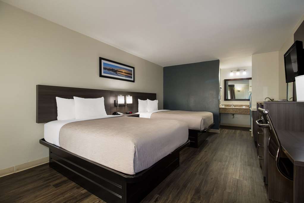 Quality Inn Coliseum - photo 13
