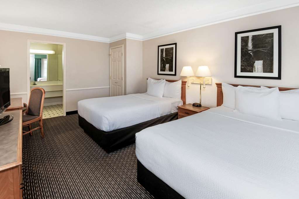La Quinta Inn By Wyndham IH 10 West San Antonio TX - photo 17