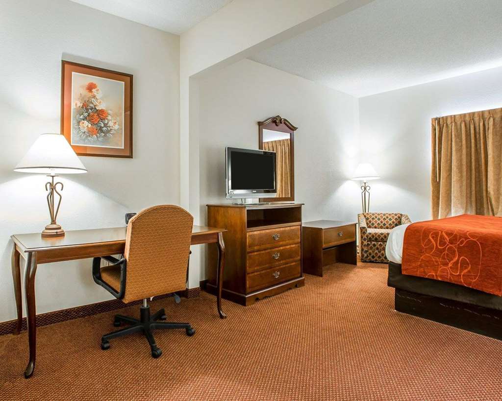 Comfort Suites Jefferson City - photo 32