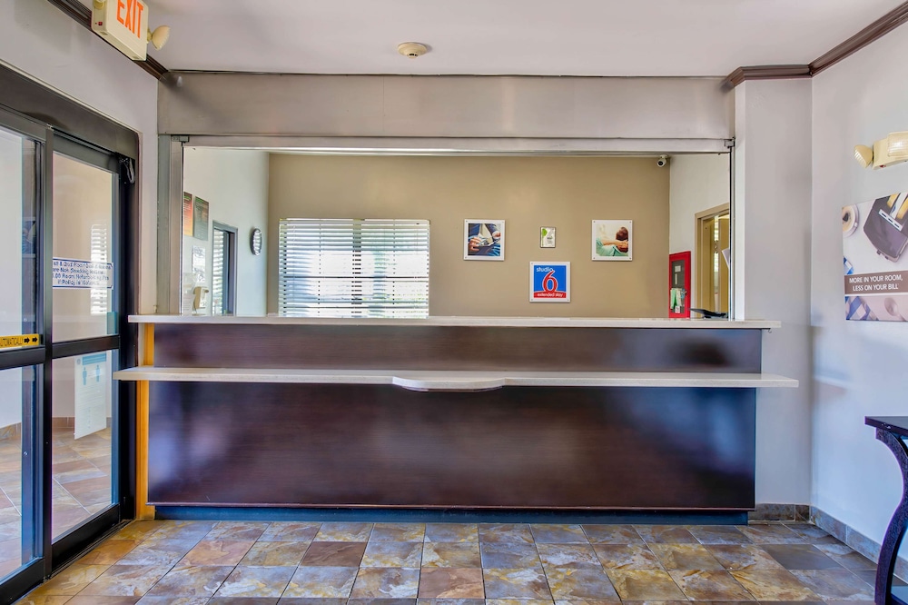 OYO Townhouse Beaumont Medical Center Area - photo 2