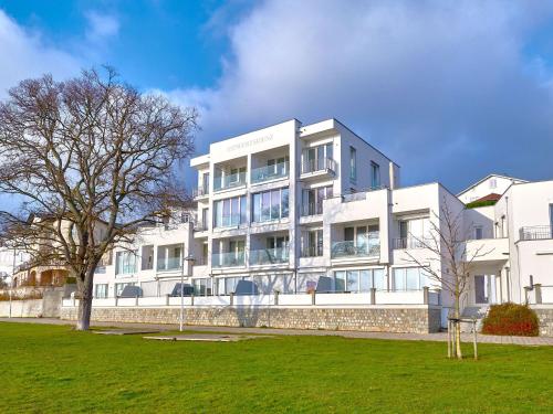 Ostseeresidenz Sassnitz WG 16 mit Kamin Sauna Meerblick — 4-Star Luxury Hotel in Sassnitz, Germany