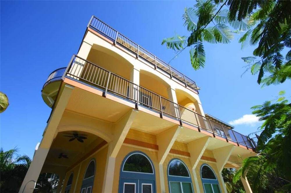 289a ruby Gardens - carbon neutral hotel in Unknown City