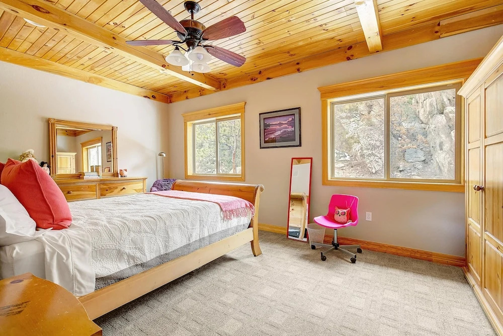 Secluded & Spacious Mountain Getaway - photo 27