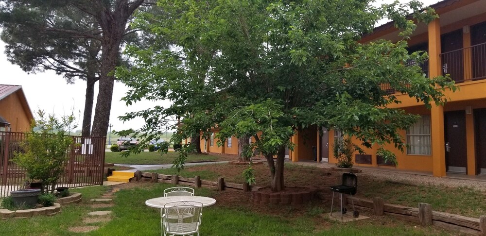 Sweetwater Inn - photo 10