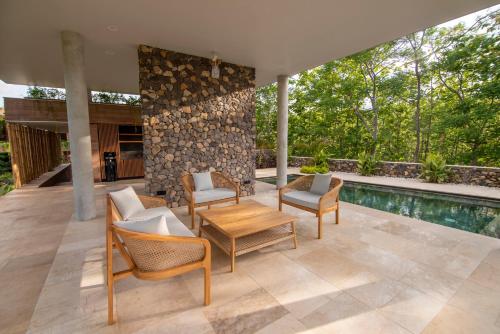 Villa Lantana — 4-Star Luxury Hotel in Seririt, Indonesia