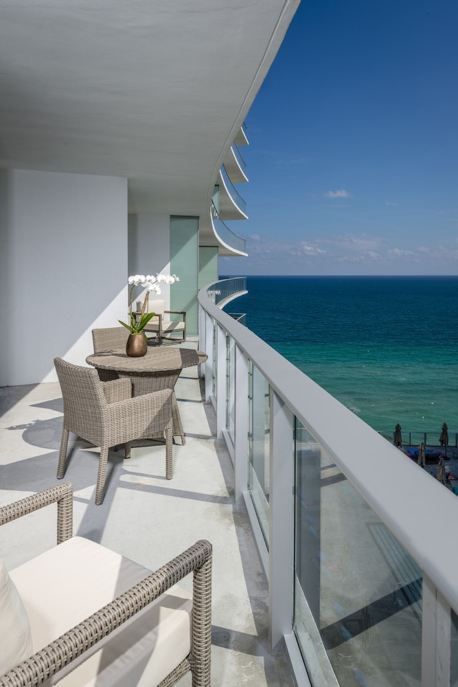 Lyfe Resort & Residences - photo 17