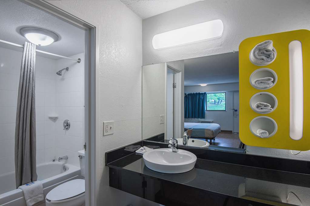 Motel 6 Overland Park KS - photo 18
