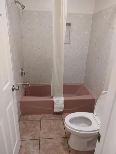 Economy Inn Richmond - photo 26