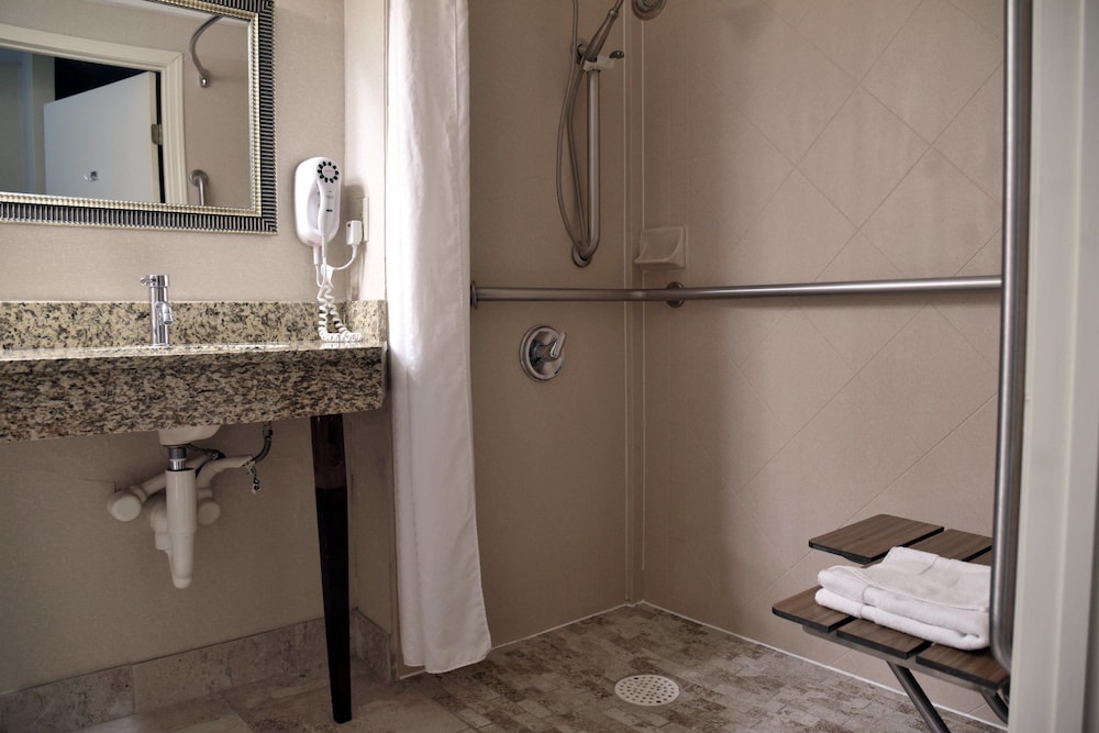 Spark by Hilton Akron Fairlawn - photo 13