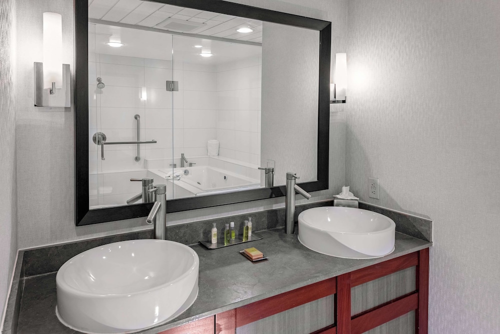 DoubleTree by Hilton Omaha Downtown - photo 18