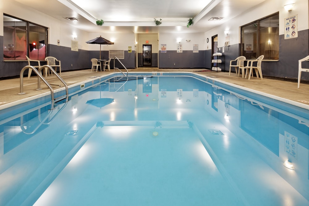 Holiday Inn Express & Suites Lancaster by IHG - photo 47