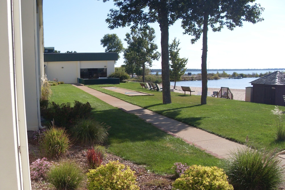 Tawas Bay Beach Resort - photo 57