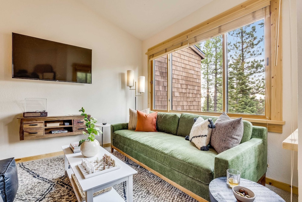 Sierra by Avantstay Ski In Ski Out Near Truckee w Access to Northstar Resort Community - photo 30