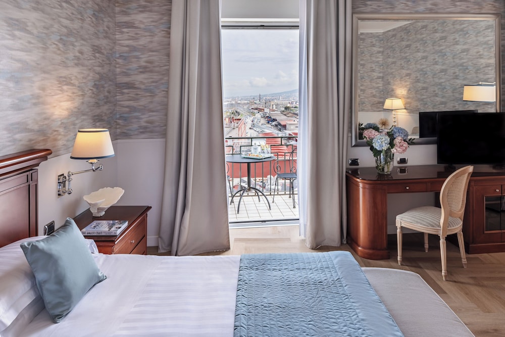 Starhotels Terminus - carbon neutral hotel in Naples