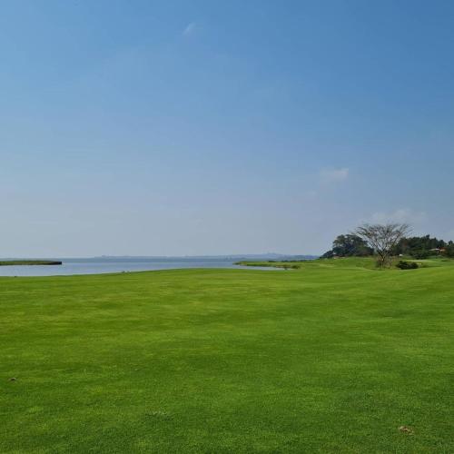 2 Bedrooms Lakeside with AC Pool Kids Park and Private Beach — 4-Star Luxury Hotel in Wakiso, Republic of Uganda