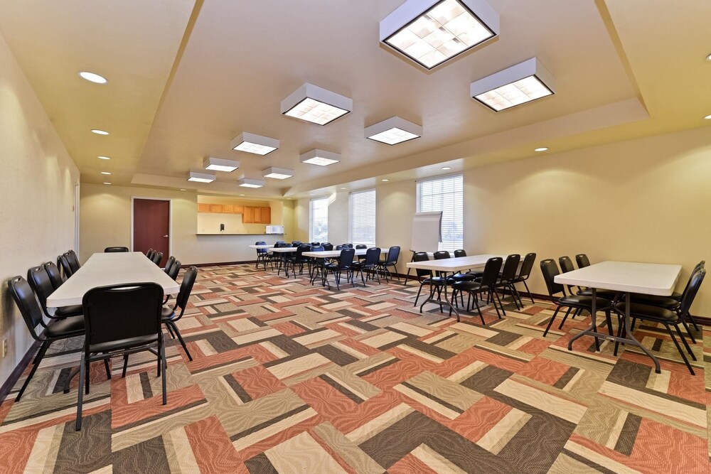 Express Inn & Suites - photo 34