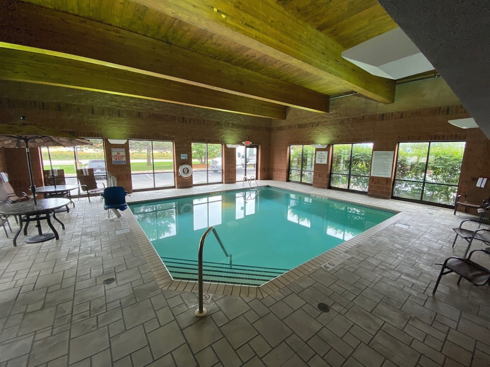 Holiday Inn Express & Suites Bloomington MPLS Arpt Area W by IHG - photo 26