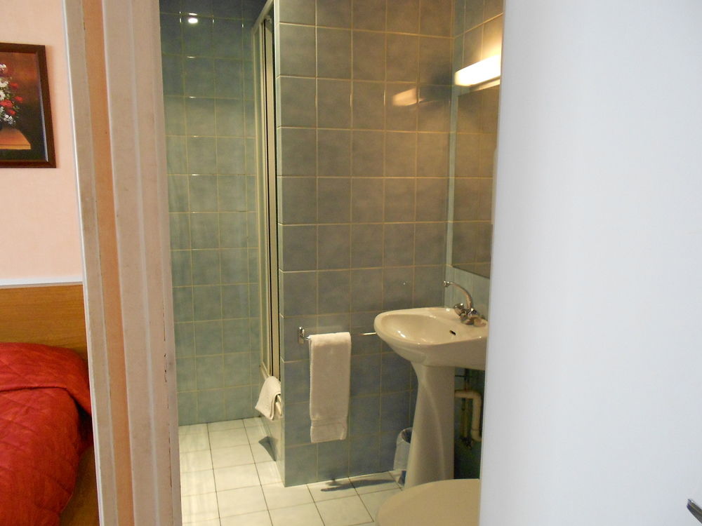 Central Hotel — Caen — photo 3