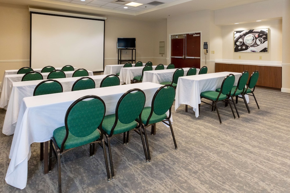 Hilton Garden Inn Daytona Beach Airport - photo 100