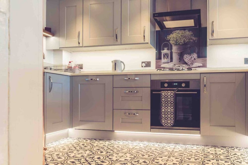 3 Bed Cottage Plymouth Dog friendly Sleeps7 — 4-Star Luxury Hotel in Plymouth, United Kingdom