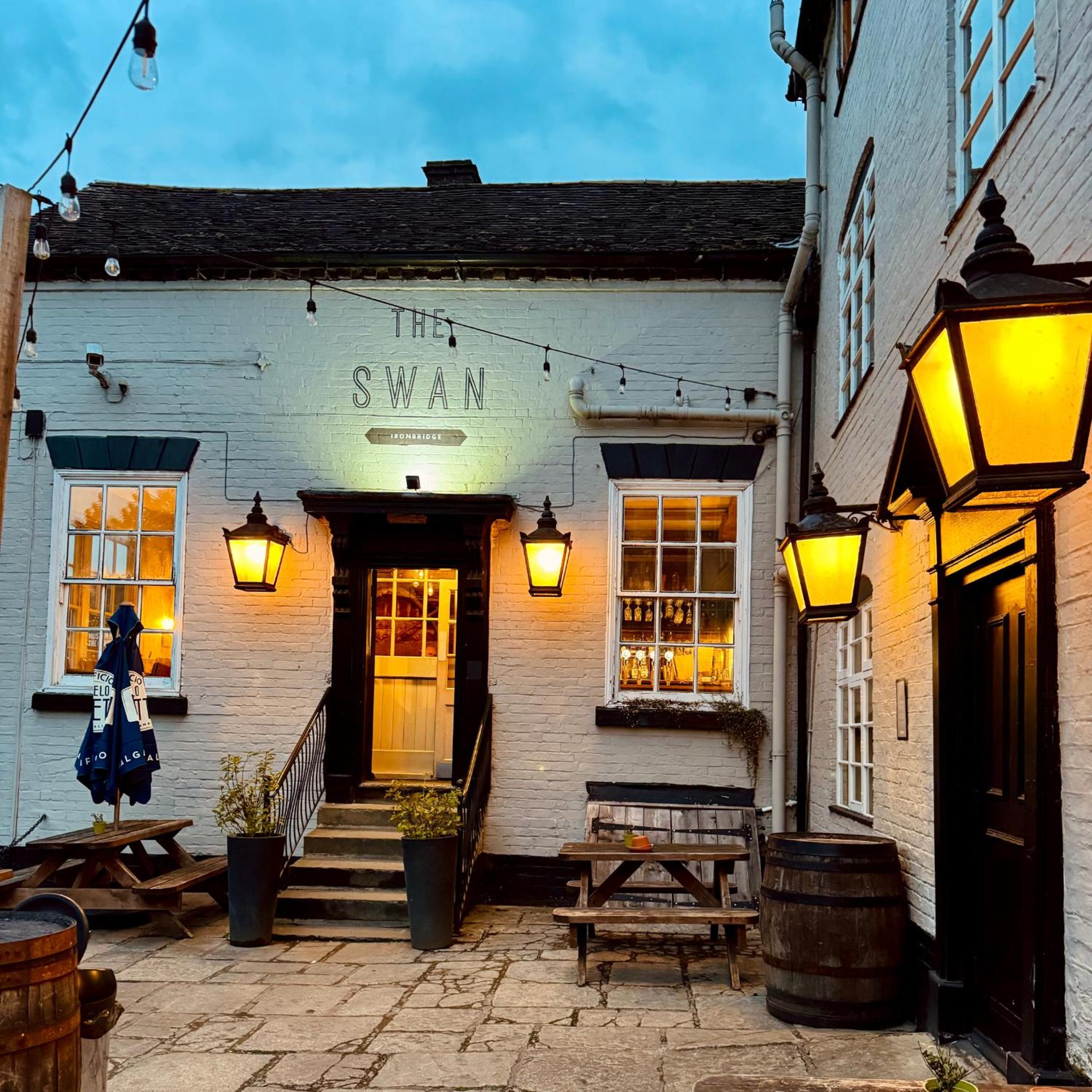The Swan Hotel Smoke & Taphouse in Telford, United Kingdom
