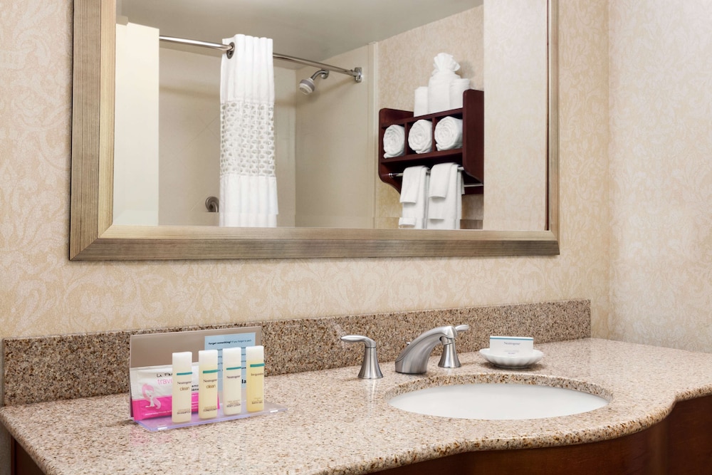 Hampton Inn Warrenton - photo 13