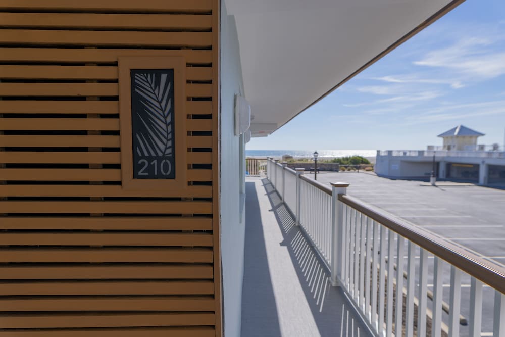 Regal Plaza Beach Resort - photo 13