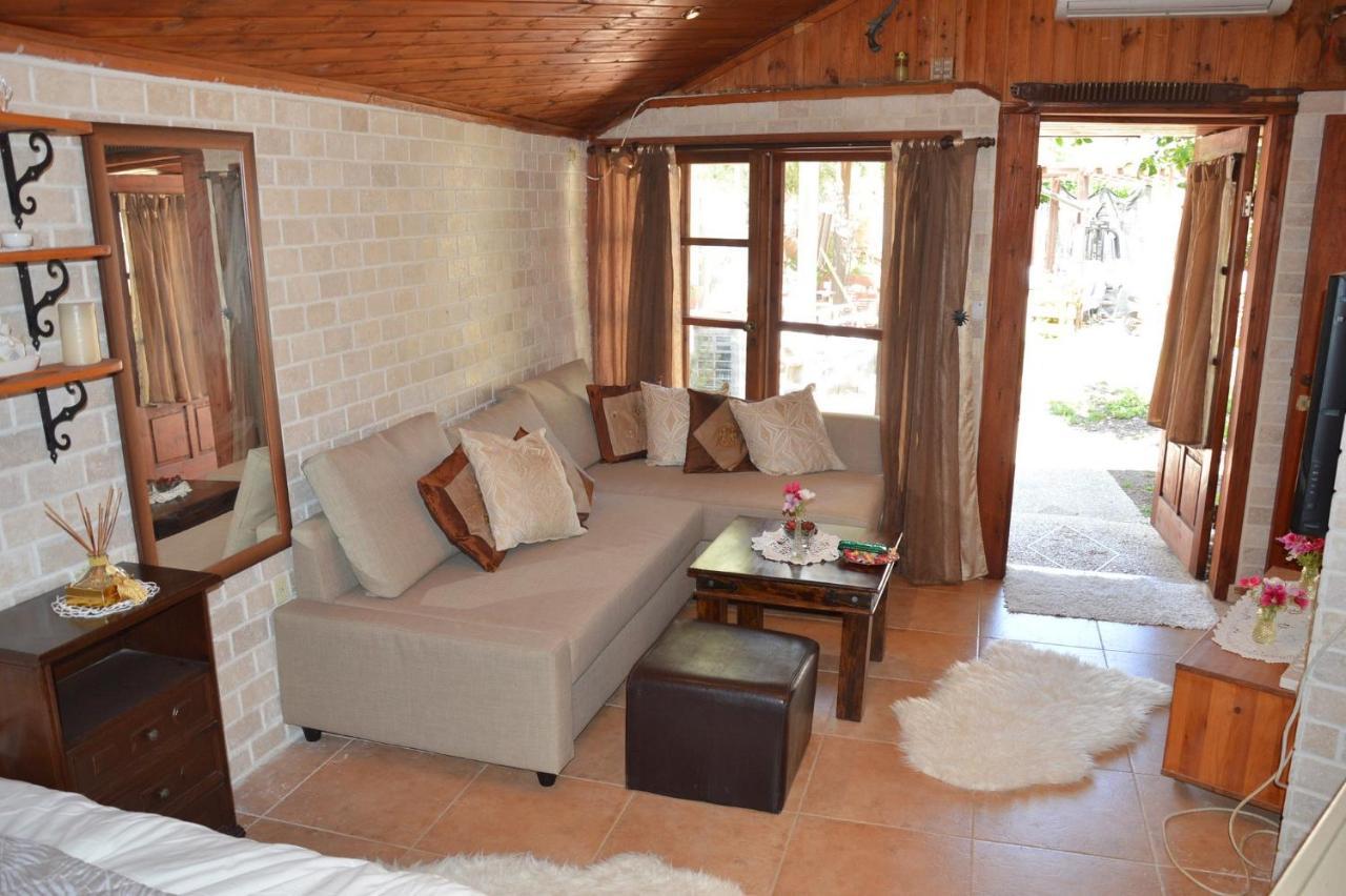 Czarina Cabin הבקתה הקיסרית והדירה הקיסרית Czarina Apartment — Caesarea — photo 5