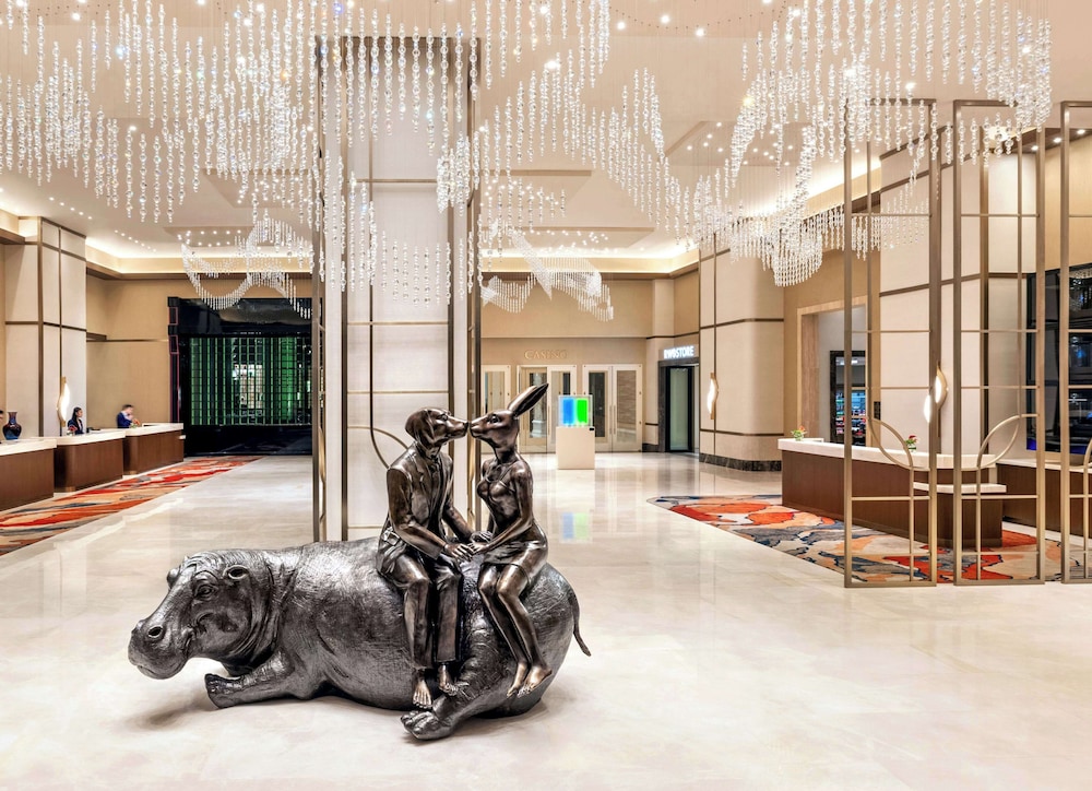Las Vegas Hilton at Resorts World - photo 2