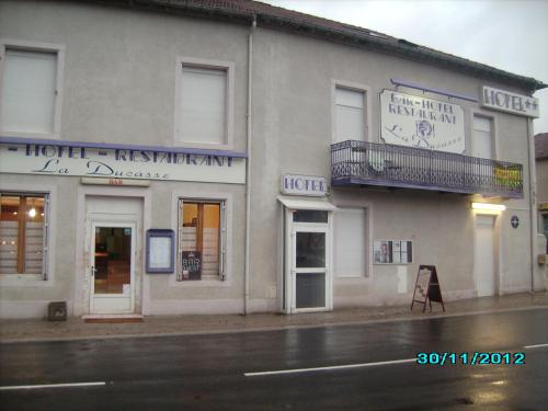 Terroir et Tradition A La Ducasse - carbon neutral hotel in Neufchateau