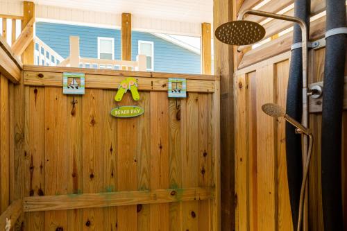 A Pawsitive Attitude by Oak Island Accommodations - photo 11