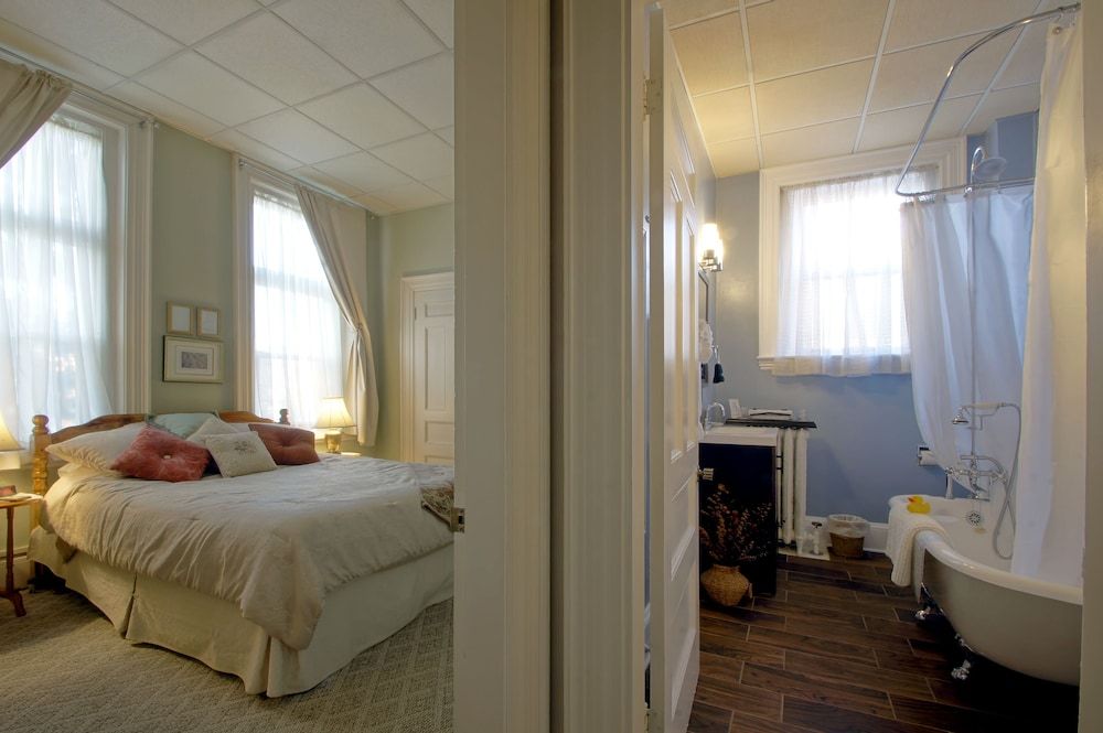 Inn at the Agora - photo 4