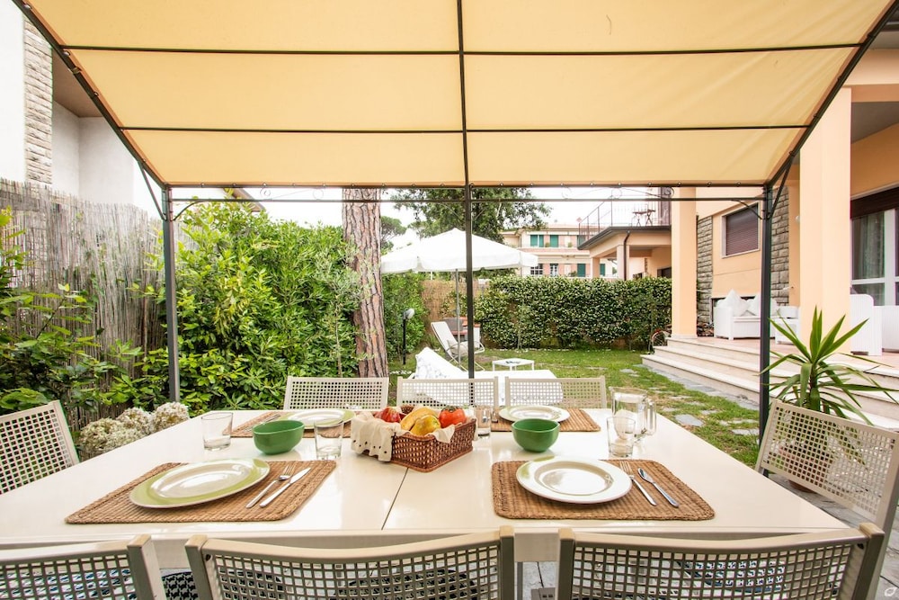 Villa Bianca — 4-Star Luxury Hotel in Camaiore, Italy