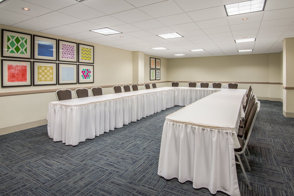 HI Express El Paso Downtown by IHG - photo 30